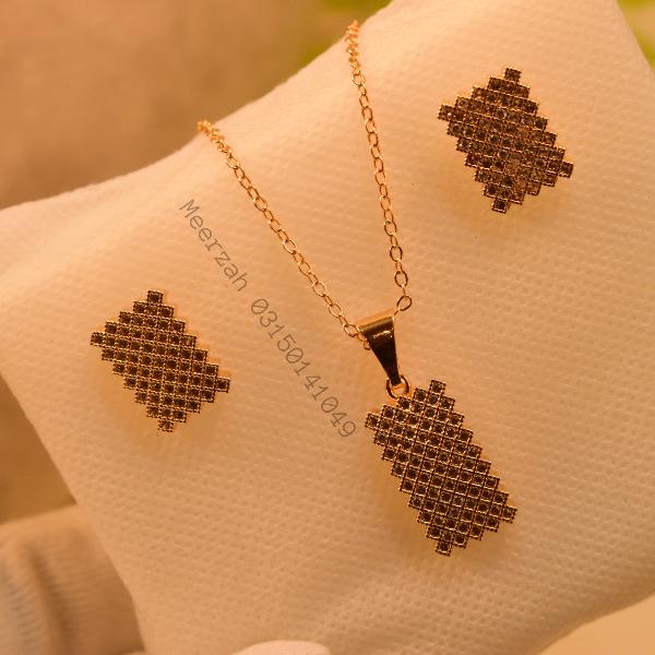 Elegant Fancy Design Gold Plated Necklace Set for Girls/Women