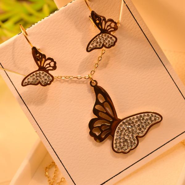Elegant Butterfly Design Gold Plated Necklace Set for Girls/Women