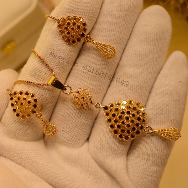 Gorgeous Design Gold Plated Necklace Set for Girls/Women