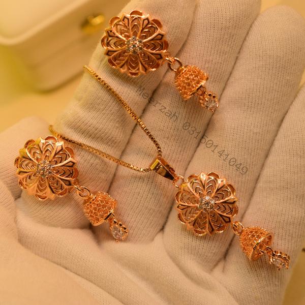 Luxury Gorgeous Design Gold Plated Necklace Set for Girls/Women