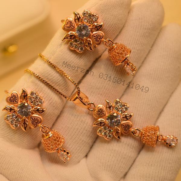 Beautiful Luminous Design Gold Plated Necklace Set for Girls/Women