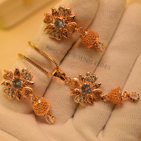 Beautiful Luminous Design Gold Plated Necklace Set for Girls/Women
