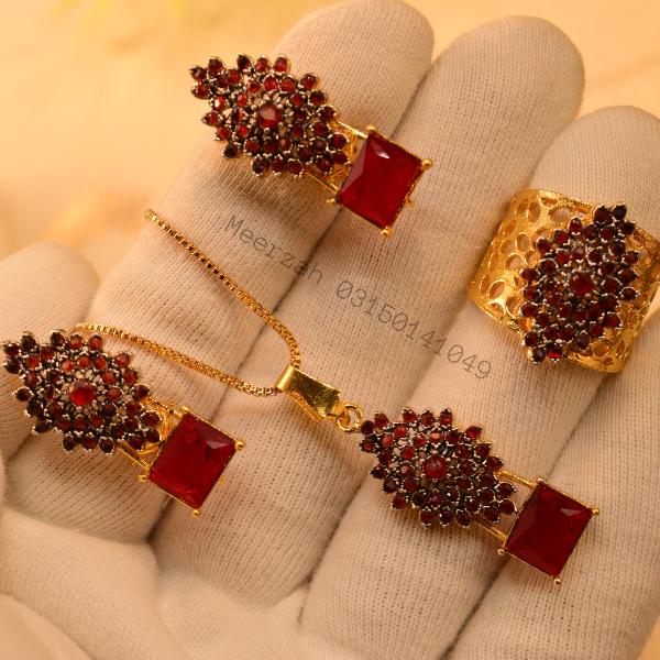 Stylish Glamorous Design Real Stones Necklace Set for Girls/Women