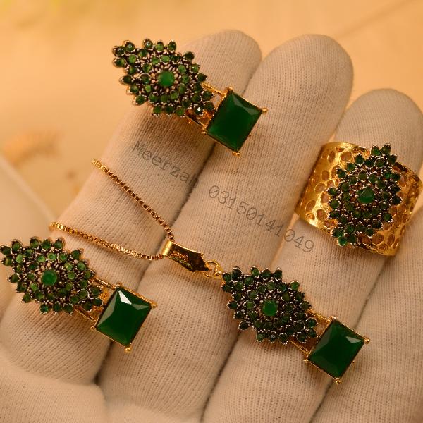 Stylish Glamorous Design Real Stones Necklace Set for Girls/Women