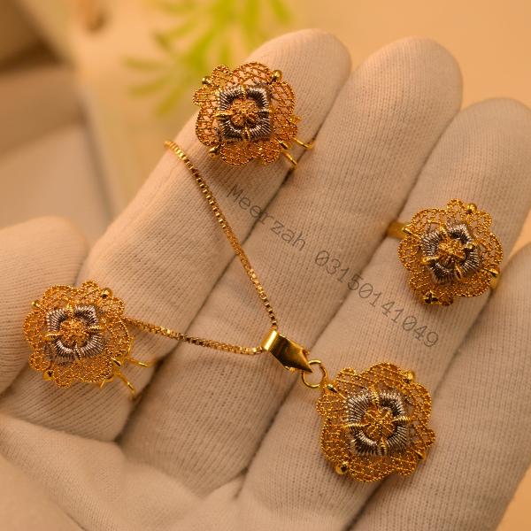 Stylish Unique Design 24K Gold Plated Necklace Set for Girls/Women
