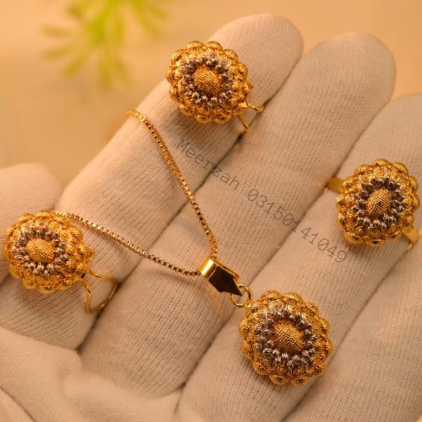 Beautiful Unique Design 24K Gold Plated Necklace Set for Girls/Women
