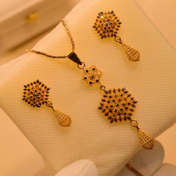 Elegant Beautiful Design Gold Plated Necklace Set for Girls/Women