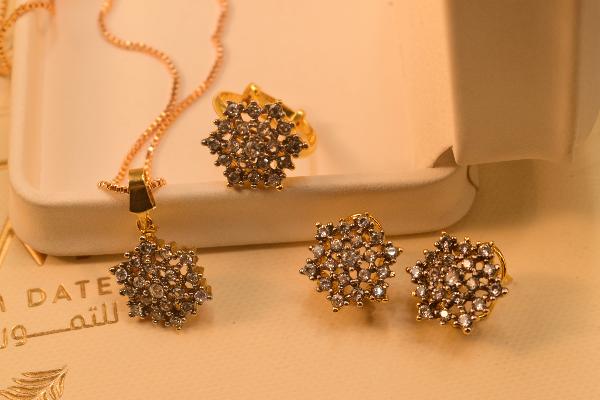 Stylish Unique Real Stones Gold Plated Necklace Set for Girls/Women