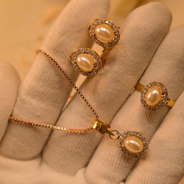 Fancy Unique Real Stones Gold Plated Necklace Set for Girls/Women