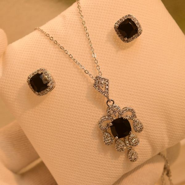 Fancy Unique Design Real Stones Silver Necklace Set for Girls/Women