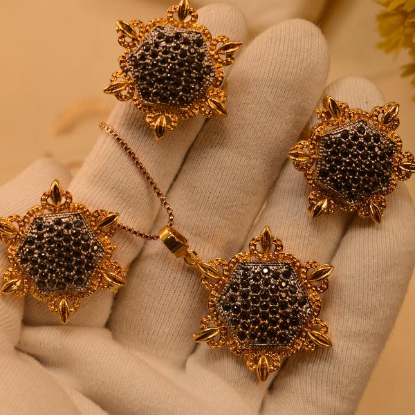 Flower Design Crystal Stones Gold Plated Necklace Set for Girls/Women