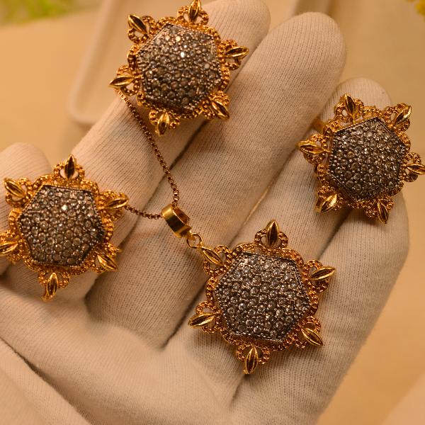 Flower Design Crystal Stones Gold Plated Necklace Set for Girls/Women