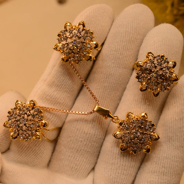 Beautiful Design Crystal Stones Gold Plated Necklace Set for Girls/Wom