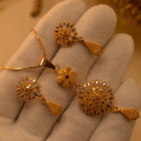 Elegant Unique Design 24K Gold Plated Necklace Set for Girls/Women