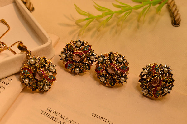 Gorgeous Unique Design Gold Plated Pearl Stones Necklace Set for Girls/Women