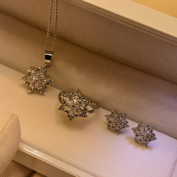 Glamorous Design Silver Plated Crystal Stones Necklace Set for Girls/Women