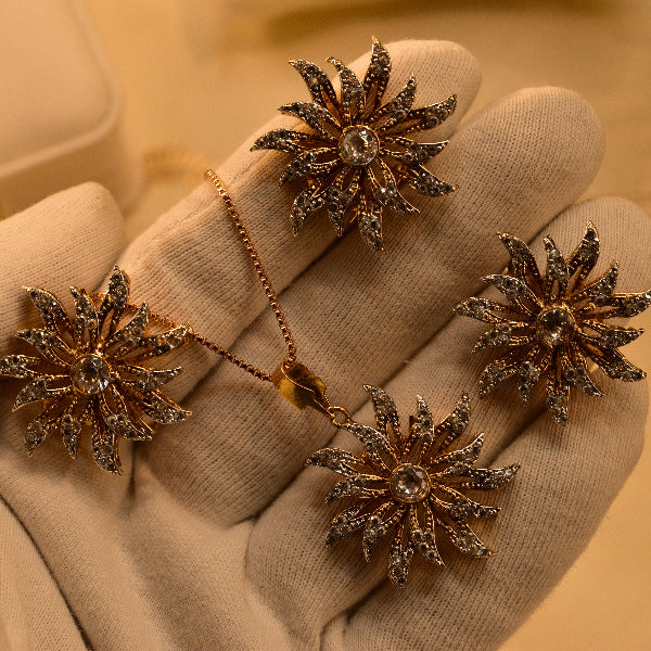 Stylish Design Gold Plated Real Stones Necklace Set for Girls/Women