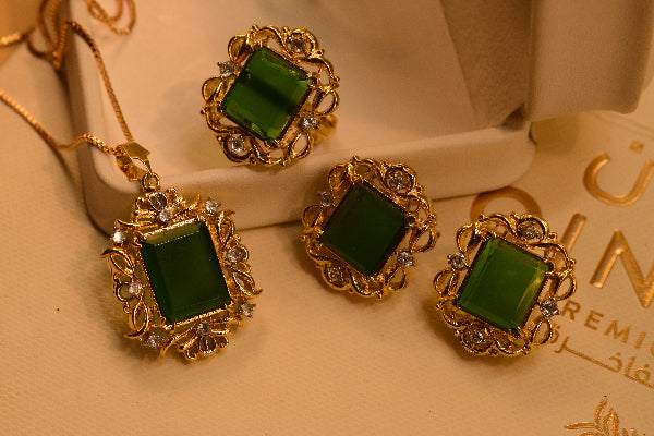 Charming Design Gold Plated Real Stones Necklace Set for Girls/Women