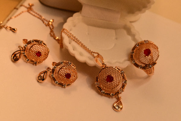 Charming Unique Design Gold Plated Crystal Stones Necklace Set for Girls/Women