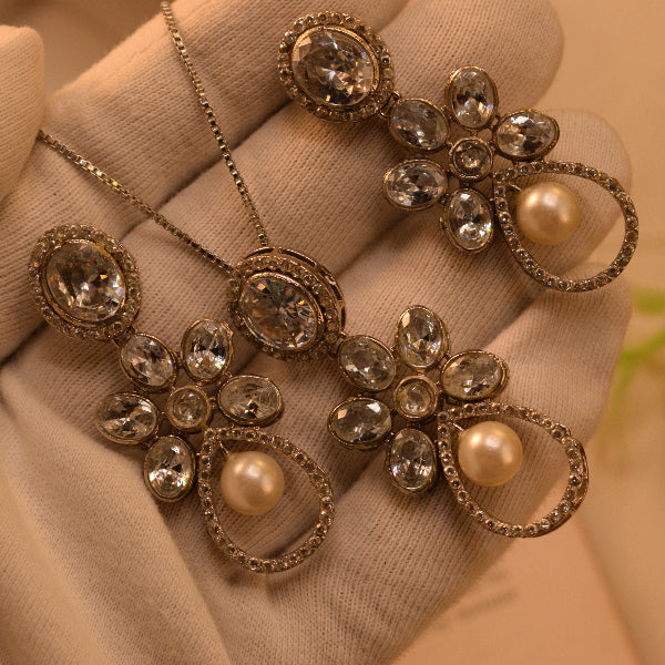 Fancy Unique Design Gold Plated Real Stones Necklace Set for Girls/Women