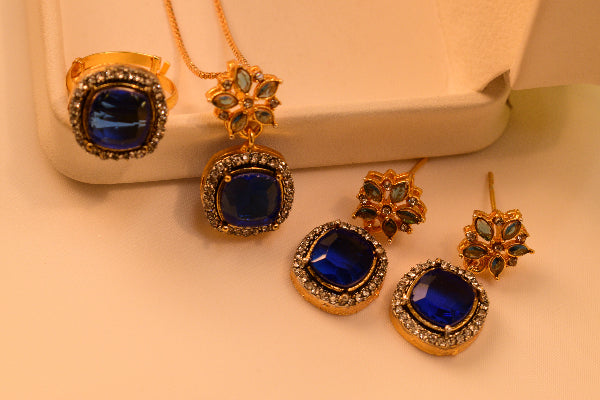 Elegant Unique Design Gold Plated Real Stones Necklace Set for Girls/Women