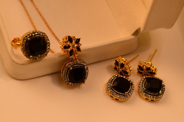 Elegant Unique Design Gold Plated Real Stones Necklace Set for Girls/Women