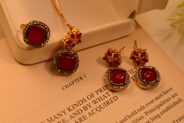 Elegant Unique Design Gold Plated Real Stones Necklace Set for Girls/Women