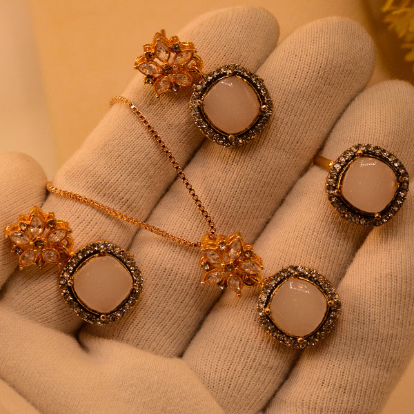 Elegant Unique Design Gold Plated Real Stones Necklace Set for Girls/Women