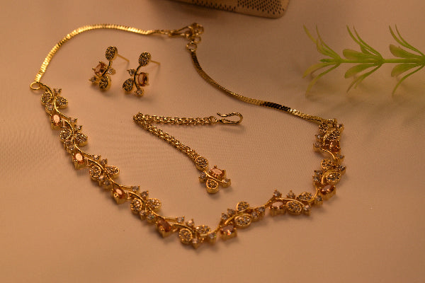 Dazzling Design Gold Plated Crystal Stones Necklace Set for Girls/Women