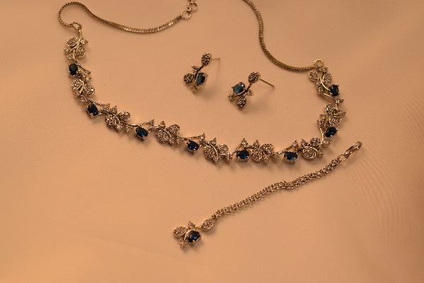 Beautiful Design Silver Plated Crystal Stones Necklace Set for Girls/Women