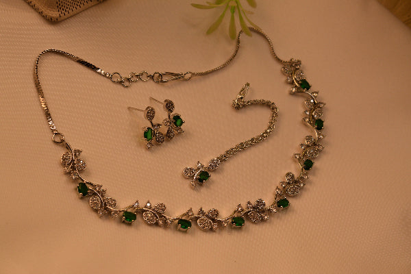 Beautiful Design Silver Plated Crystal Stones Necklace Set for Girls/Women