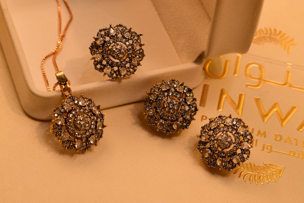 Luxury Unique Design Gold Plated Crystal Stones Necklace Set for Girls/Women