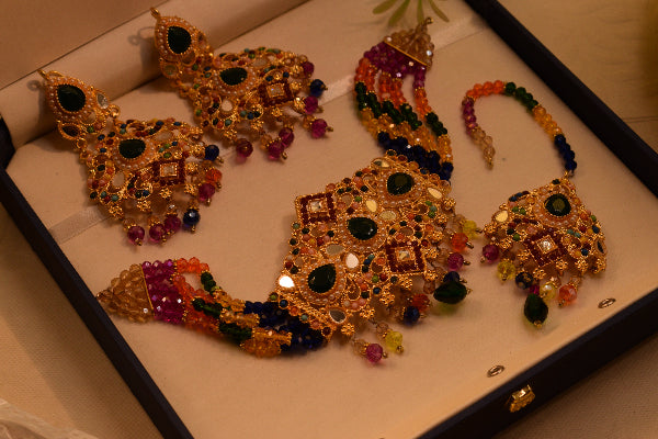 Gorgeous Design Gold Plated Real Stones Necklace Set for Girls/Women