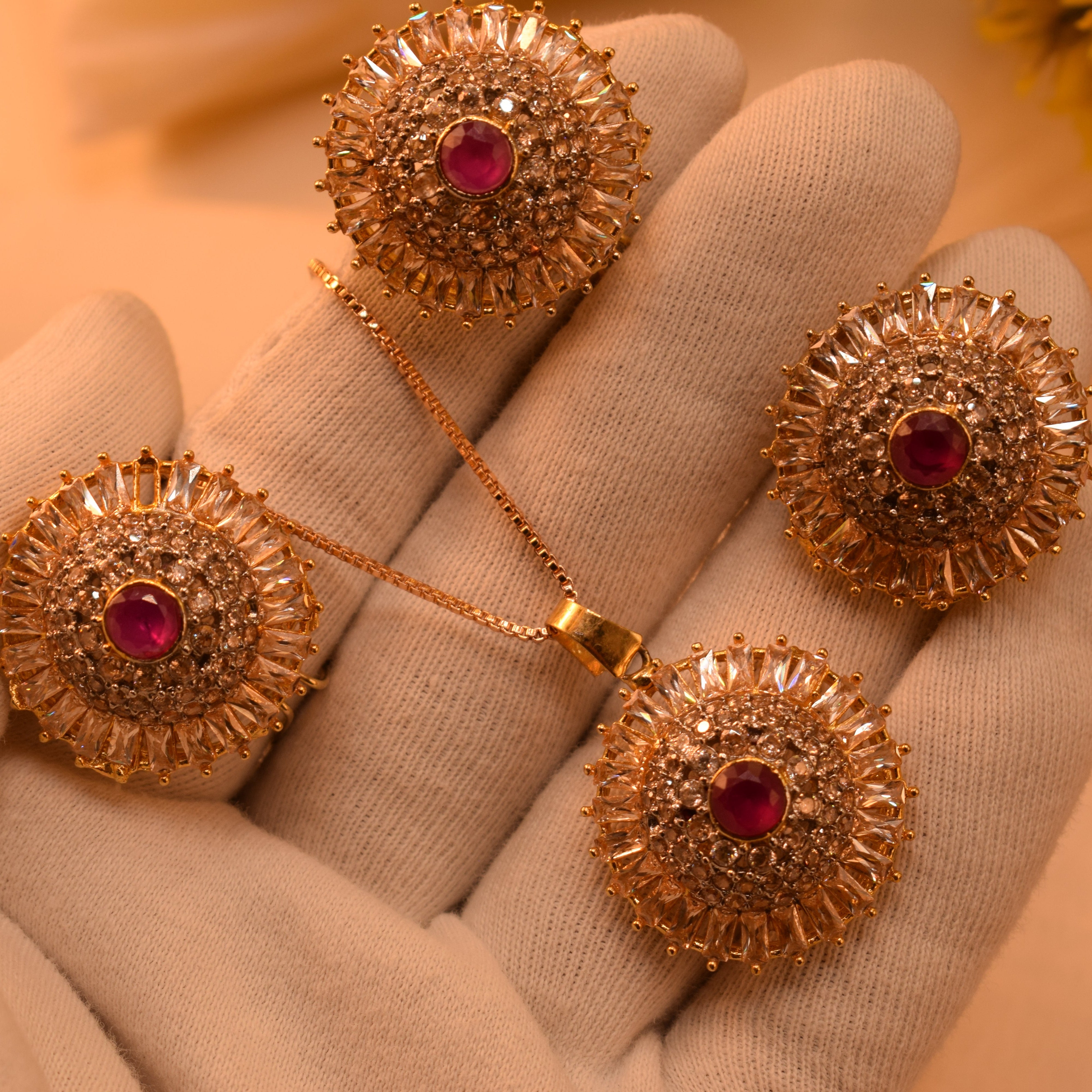 Sparkling Design Gold Plated Crystal Stones Necklace Set for Girls/Women