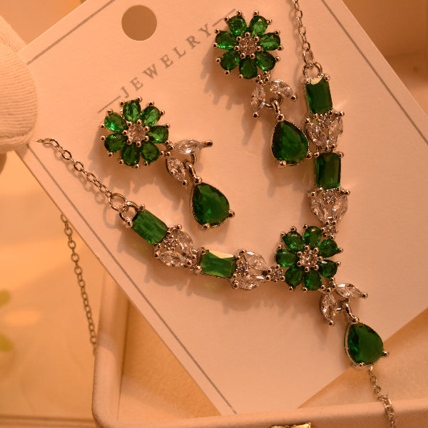 Glamorous Design Silver Plated Crystal Stones Necklace Set for Girls/Women