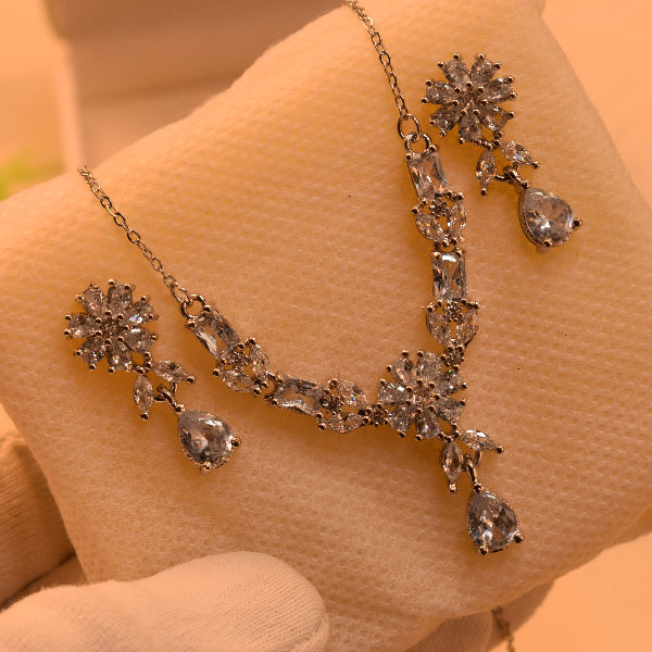 Glamorous Design Silver Plated Crystal Stones Necklace Set for Girls/Women