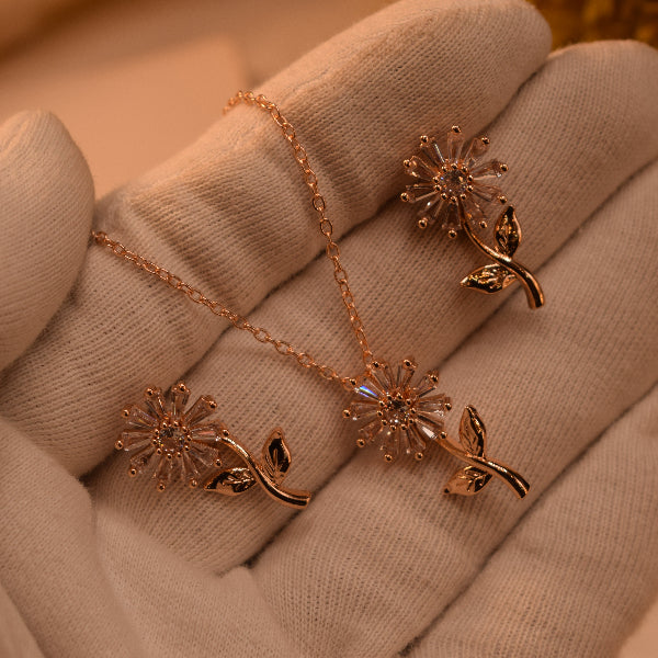 Fancy Unique Flower Design Crystal Stones Necklace Set for Girls/Women