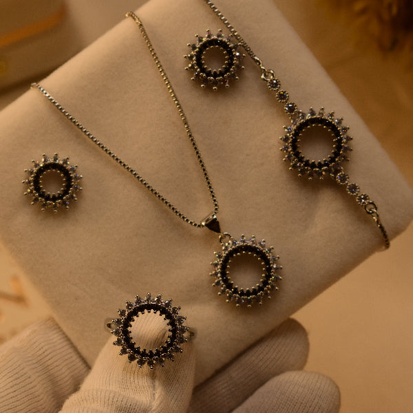 Gorgeous Unique Design Crystal Stones Necklace Set for Girls/Women