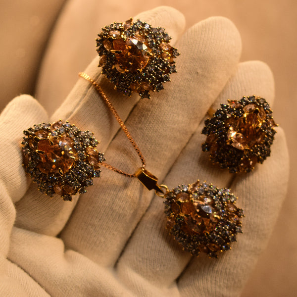 Beautiful Design Gold Plated Crystal Stones Necklace Set for Girls/Women