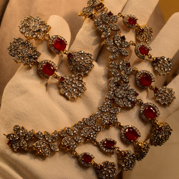 Stylish Design Gold Plated Crystal Stones Necklace Set for Girls/Women
