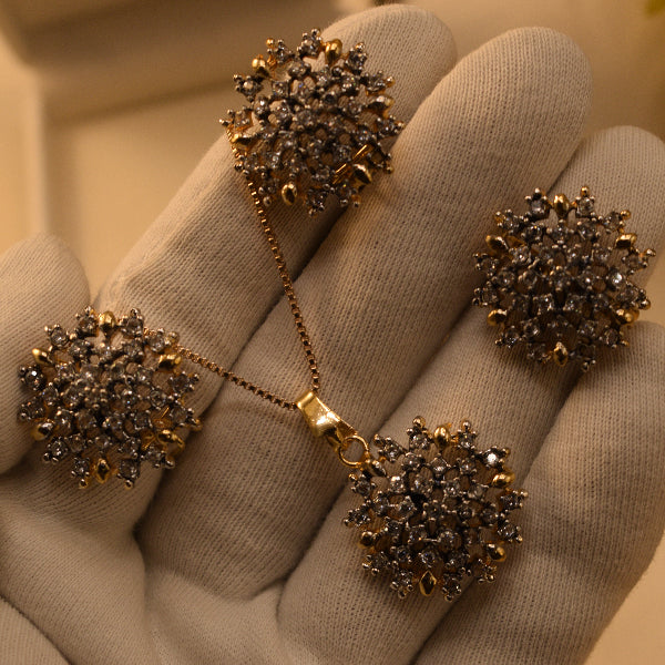 Stylish Design Gold Plated Crystal Stones Necklace Set for Girls/Women