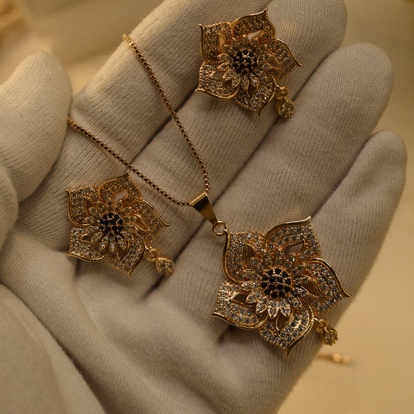 Elegant Unique Design Gold Plated Crystal Stones Necklace Set for Girls/Women