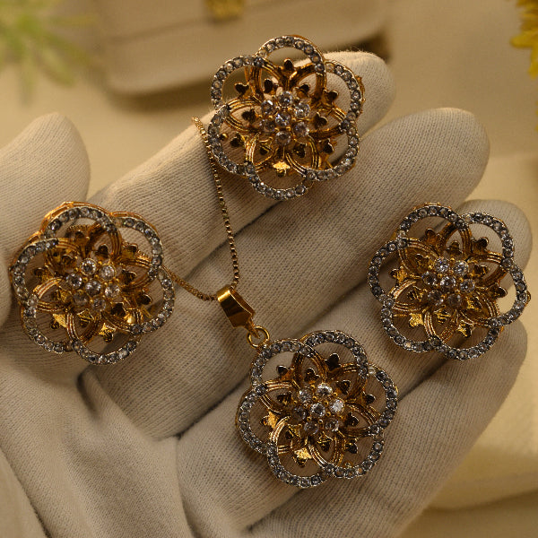Stylish Design Gold Plated Crystal Stones Necklace Set for Girls/Women