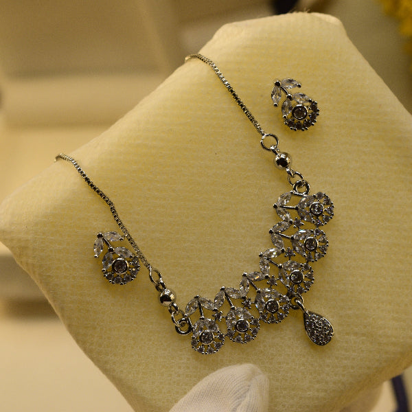 Charming Design Silver Plated Crystal Stones Necklace Set for Girls/Women