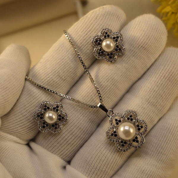 Gorgeous Design Silver Plated Crystal Stones Necklace Set for Girls/Women