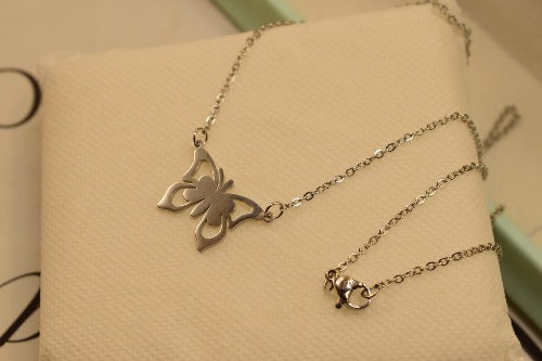 Fancy Design Crystal Silver Butterfly Pendant for Girls/Women