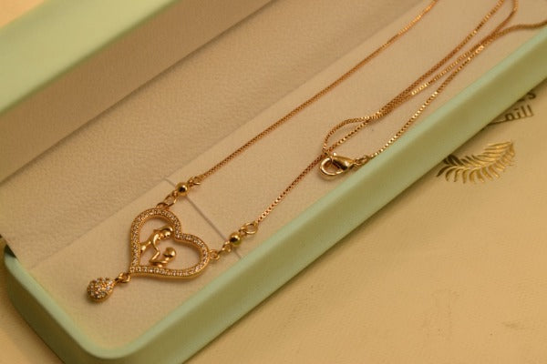 Fancy Design Golden Heart Pendant for Girls/Women