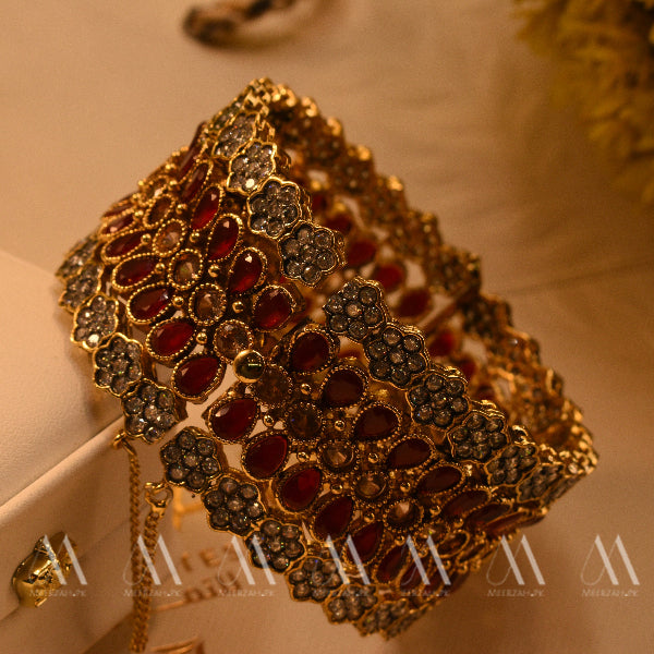 Fancy Unique Design Gold Plated Real Stones Bangle for Girls/Women