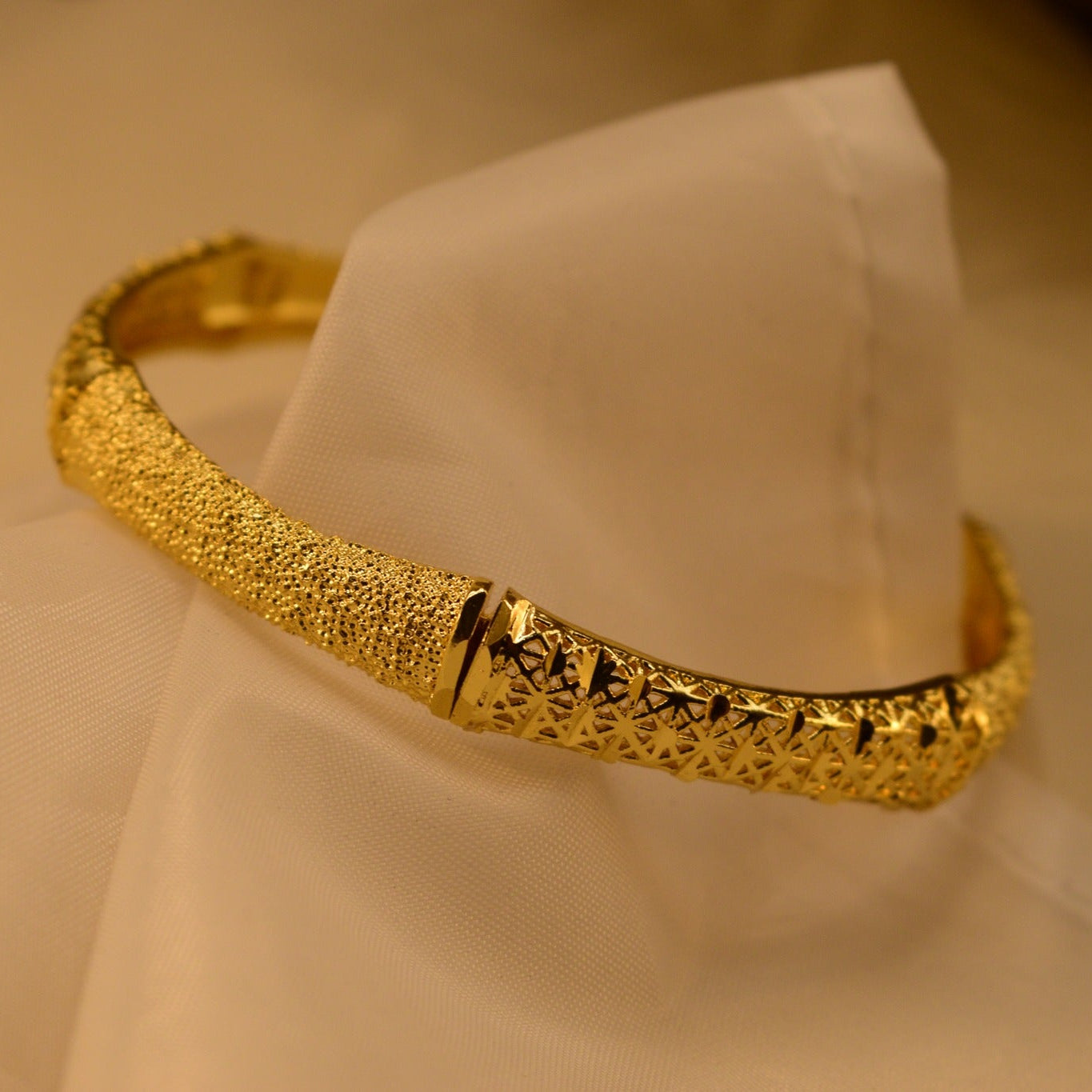 Gorgeous Unique Design 24K Gold Plated Bangle for Girls/Women
