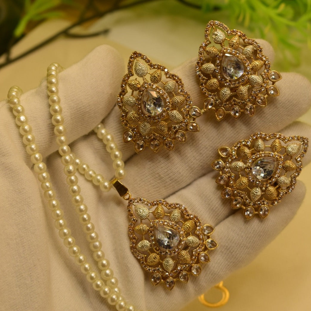 Elegant Fancy Golden Necklace Sets for Girls/Women